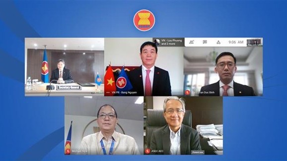 Cérémonie en ligne de présentation des lettres de créance de l'ambassadeur Nguyên Hai Bang au secrétaire général de l’ASEAN. Photo : VNA