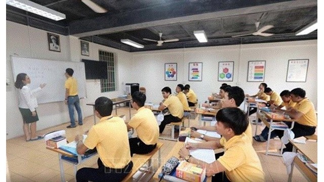 Un cours de langue japonais pour les travailleurs vietnamiens. Photo : VNA.