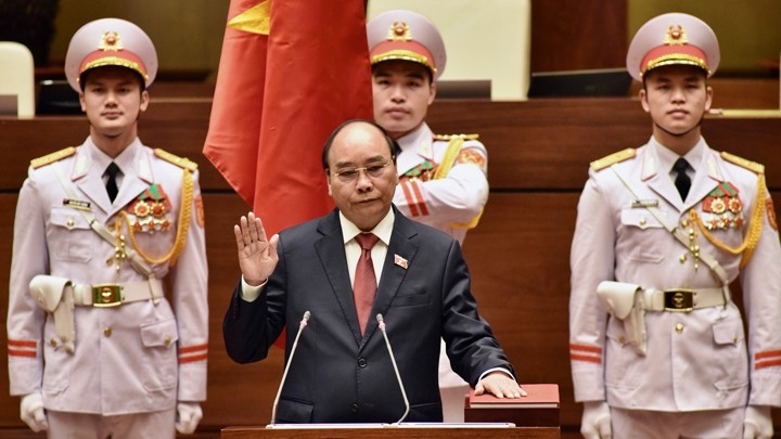 Le nouveau Président vietnamien Nguyên Xuân Phuc prête serment. Photo : Trân Hai/NDEL.