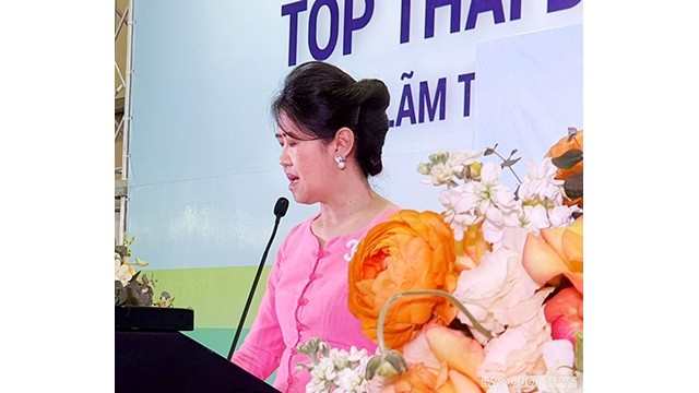 La chargée d’affaires de l’ambassade de la Thaïlande au Vietnam, Morakot Janemathukorn s'exprime lors de l'événement. Photo : baoquocte.vn