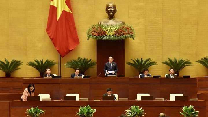 Le président de l’Assemblée nationale Vuong Dinh Huê prend la parole. Photo : Trân Hai/NDEL.
