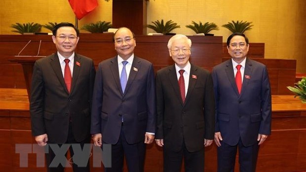 De droite à gauche : le Président de l’Assemblée nationale Vuong Dinh Huê, le Président Nguyên Xuân Phuc, le Secrétaire général du Parti Nguyên Phu Trong, le Premier ministre Pham Minh Chinh. Photo : VNA.