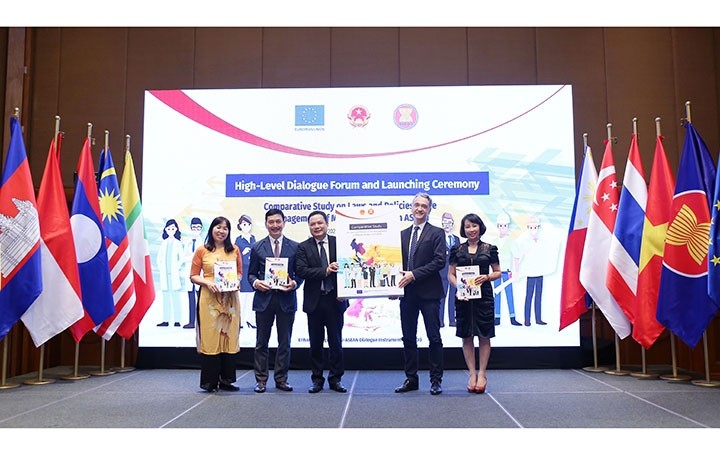 Le lancement de la « Recherche comparative sur la gestion des travailleurs migrants dans l’ASEAN ». Photo : MOLISA.