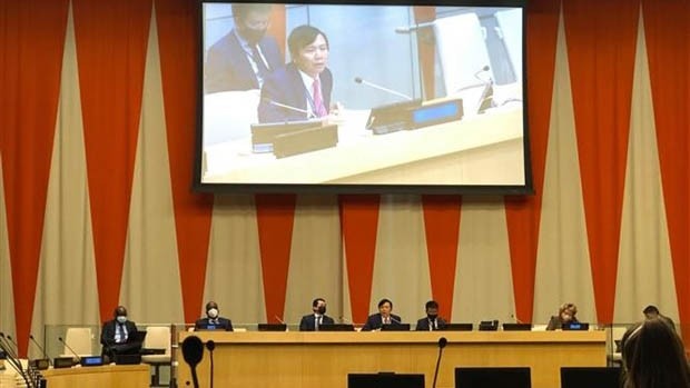 ’ambassadeur Dang Dinh Quy, chef de la Mission permanente du Vietnam auprès de l’ONU, a présidé jeudi une réunion d'examen des activités du Vietnam en tant que président du Conseil de sécurité de l'ONU au cours du mois d'avril. Photo: VNA