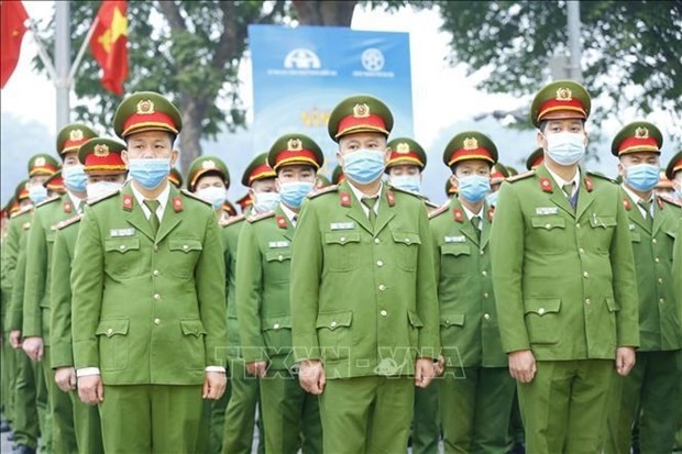 La police vietnamienne s’efforce de protéger la sécurité et la sûreté absolues des élections législatives. Photo : VNA.