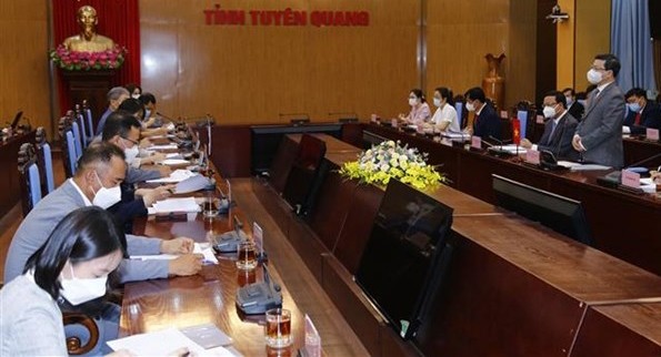 Séance de travail entre les autorités de la province de Tuyên Quang et la délégation de l'Ambassade de la République de Corée au Vietnam. Photo : VNA.