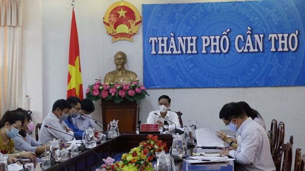 Le vice-président du Comité populaire de la ville de Cân Tho, Nguyên Thuc Hiên, prend la parole. Photo: VNA