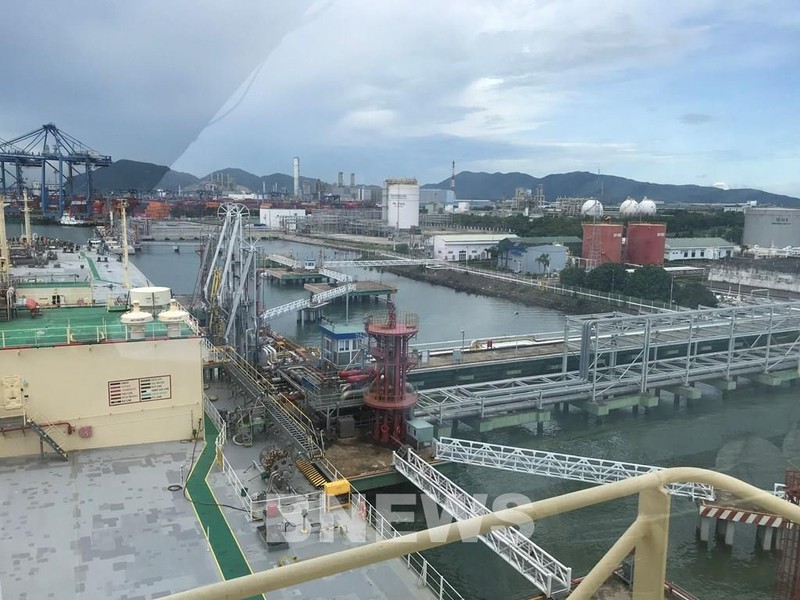 Le navire Pyxis Alfa transporte 46 000 tonnes de GPL réfrigéré vers le port PV GAS Vung Tàu. Photo : VNA.