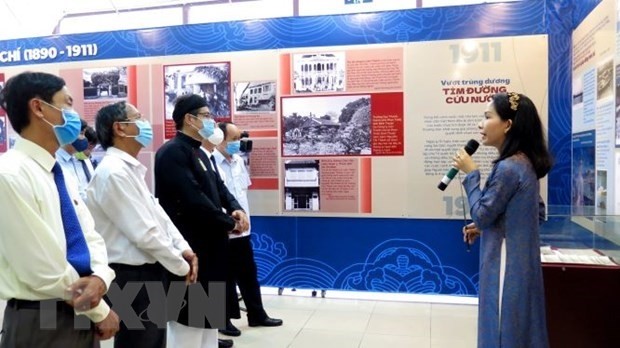 Lors de l'exposition thématique sur le Président Hô Chi Minh au musée Hô Chi Minh à Huê, province de Thua Thiên Huê. Photo : VNA.