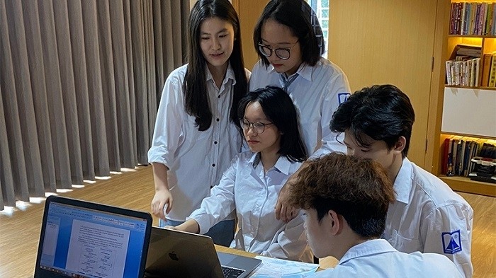 Des élèves vietnamiens lors du concours international de l'innovation 2021. Photo : NDEL.