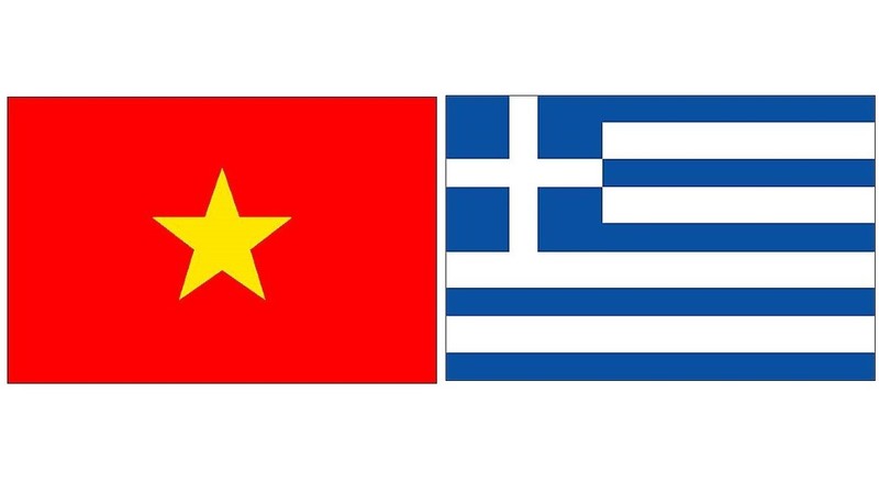 Drapeaux du Vietnam et de Grèce. Photo : NDEL.
