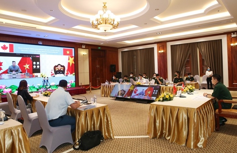  Vue générale de la consultation bilatérale sur la défense entre le Vietnam et le Canada en 2021. Photo : Dangcongsan.