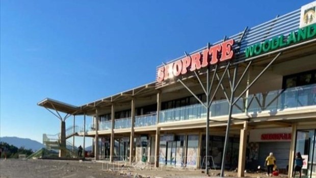 Le supermarché Shoprite, à Mbabane, capitale d'Eswatini, a été attaqué. Photo : VNA.