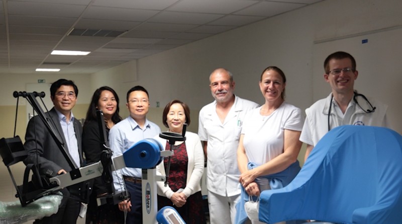 Une entreprise vietnamienne en R. tchèque soutiennent les équipements médicaux au système de santé local