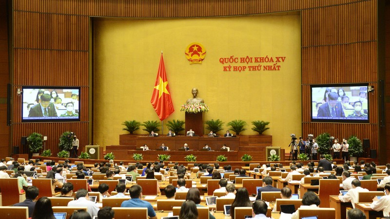Des députés en séance plénière le 25 juillet. Photo : quochoi.vn.