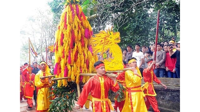 Le ministère vietnamien de la Culture, des Sports et du Tourisme a récemment approuvé le projet de numérisation des données des fêtes et festivals au Vietnam. Photo d'illustration : Baovanhoa.