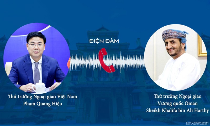 Le vice-ministre vietnamien des AE, Pham Quang Hiêu (gauche) et son homologue omanais, Sheikh Khalifa Bin Ali Harthy. Photo : BQT.