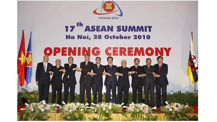 Le 17e Sommet de l'ASEAN tenu à Hanoï. Photo : Duc Tam/ TTXVN.