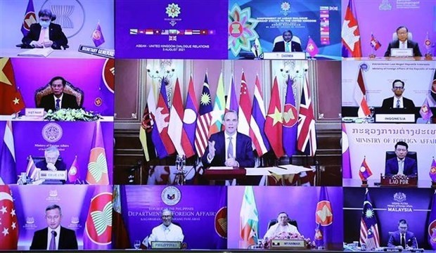 Cérémonie de remise du statut de partenaire de dialogue de l'ASEAN au Royaume-Uni, organisée en ligne le 5 août. Photo : VNA.