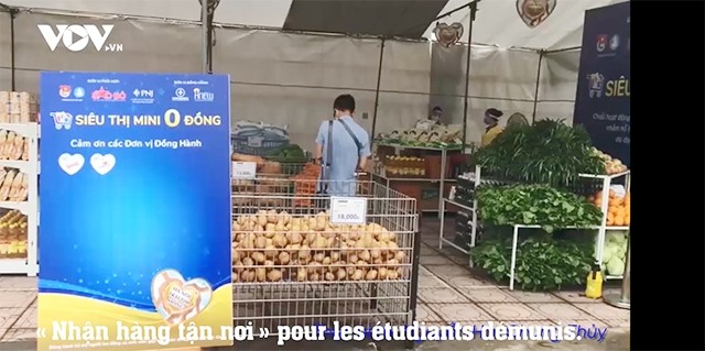 Le premier « mini-supermarché à zéro dông » pour les personnes en situation précaire à Hanoï