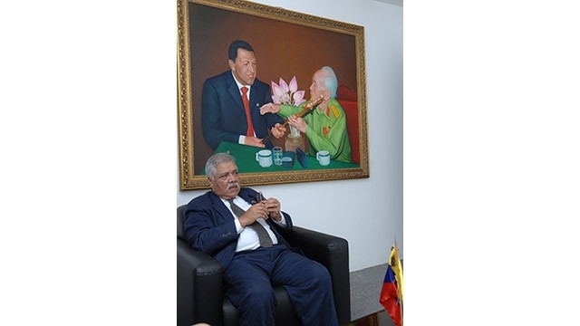 L’ancien ambassadeur du Venezuela, Jorge Rondon Uzcategui, a partagé avec ses souvenirs du Général Vo Nguyên Giáp. Photo : baoquocte.vn