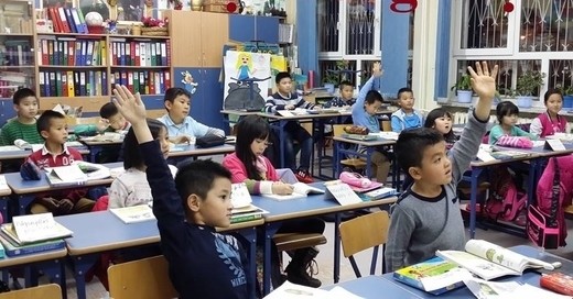 Une classe de vietnamien à l'école Lac Long Quân en Pologne. Photo : thoidai.vn.