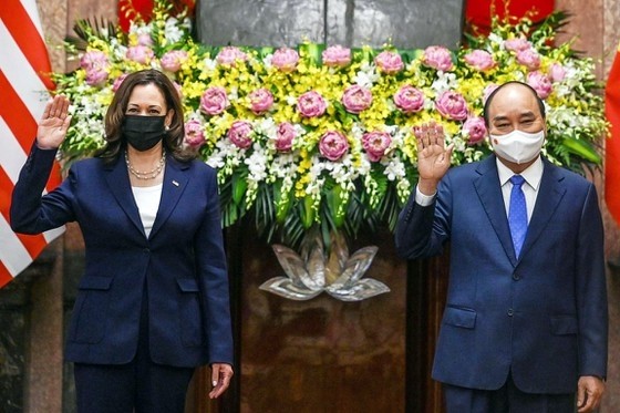 Le Président du Vietnam, Nguyên Xuân Phuc, et la Vice-Présidente des États-Unis, Kamala Harris. Photo : SGGP.