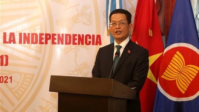 L’ambassadeur vietnamien en Argentine, Duong Quôc Thanh, prend la parole. Photo: baoquocte.vn