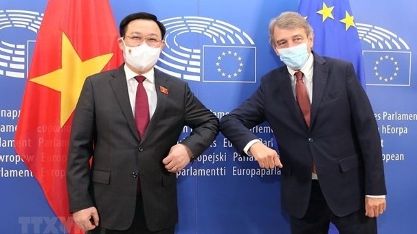 Le Président de l'AN du Vietnam Vuong Dinh Hue (gauche) et le Président du Parlement européen David Sassoli. Photo : VNA.