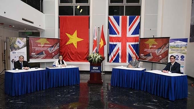 La cérémonie de signature au Vietnam. Photo : NDEL.
