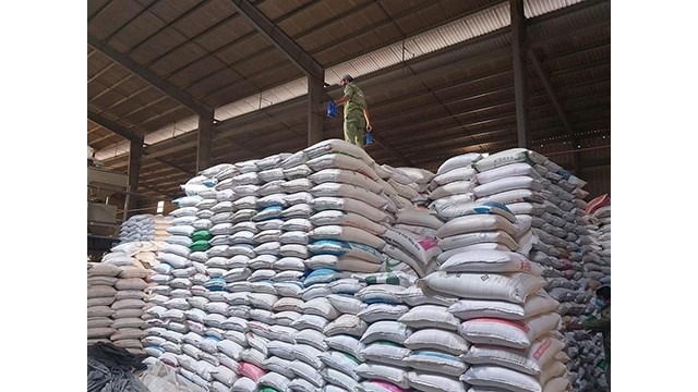 Les entreprises exportatrices de riz reprennent activement les commandes après une pause en raison de la distanciation sociale. Photo : congthuong.vn