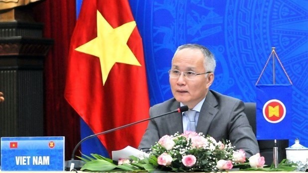 Le ministre vietnamien de l'Industrie et du Commerce, Tran Quoc Khanh, prend la parole. Photo: VNA