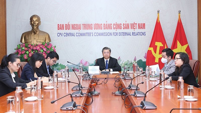 La délégation vietnamienne lors du séminaire virtuel entre le Vietnam et la Chine sur la prévention et le contrôle du COVID-19. Photo : baoquocte.vn.