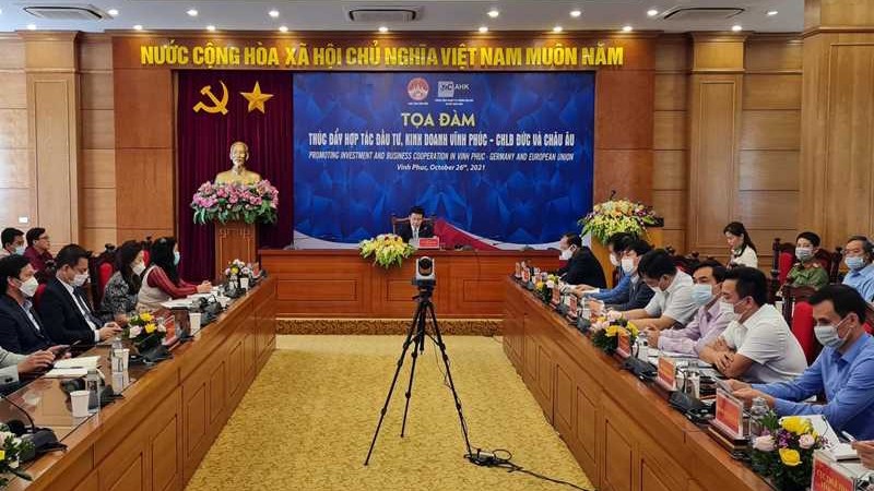 Forum virtuel sur le thème « Promouvoir l'investissement et la coopération commerciale entre la province vietnamienne de Vinh Phuc et l'Allemagne et l'UE. Photo : NDEL.