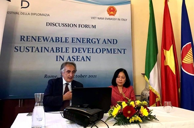 L'ambassadrice du Vietnam en Italie, Nguyên Thi Bich Huê, lors du séminaire. Photo : VOV.