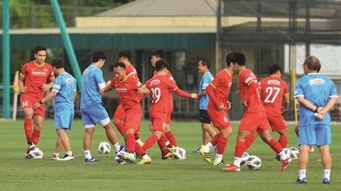 L’équipe de football du Vietnam s’entraîne à Hanoi. Photo : VFF.