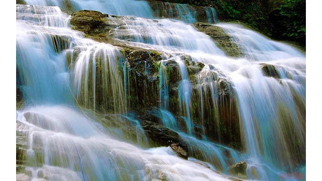 La belle cascade Toc Tiên. Photo : NDEL.