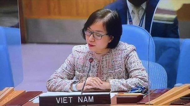 La ministre-conseillère, Nguyen Phuong Tra, cheffe adjointe de la Mission permanente du Vietnam auprès de l’ONU, prend la parole. Photo: VNA