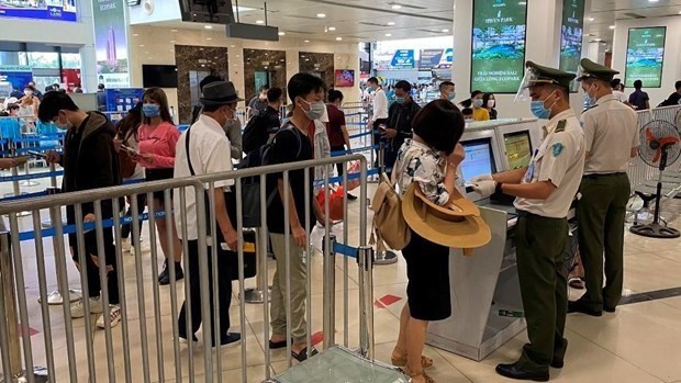 A l'aéroport international de Nôi Bài. Photo : VNA.