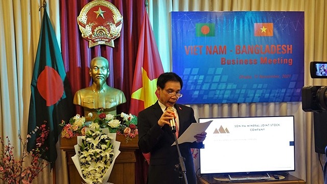L'ambassadeur vietnamien au Bangladesh, Pham Viet Chien, prend la parole. Photo: baoquocte.vn