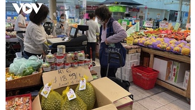 Des produits vietnamiens sont vendus dans un supermarché australien. Photo : VOV.