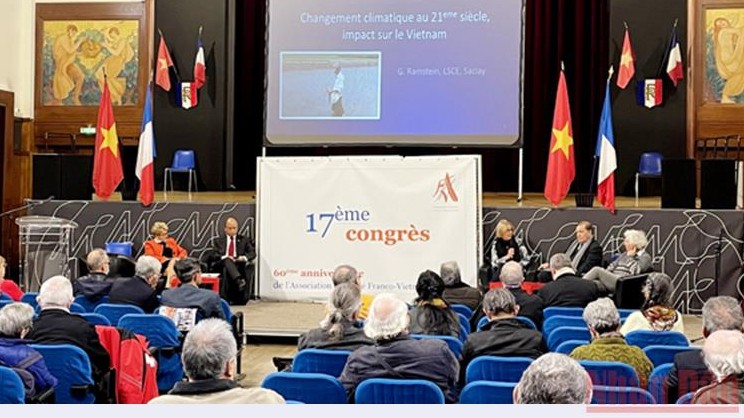 Le 17e congrès national de l'Association d'Amitié France - Vietnam à Montreuil. Photo : NDEL.