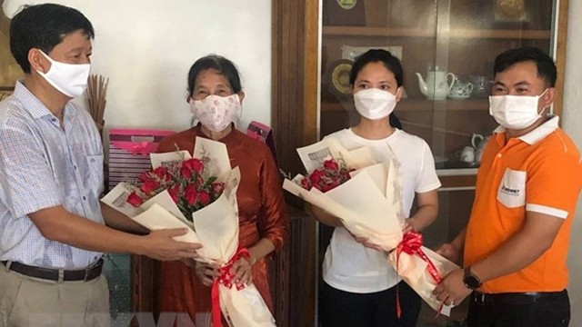 Les enseignants de vietnamien au Cambodge honorés. Photo : VNA