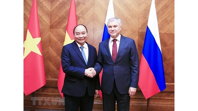Le Président vietnamien, Nguyên Xuân Phuc (à gauche), et le Président de la Douma d'État de Russie, Viatcheslav Volodine (à droite). Photo : VNA.