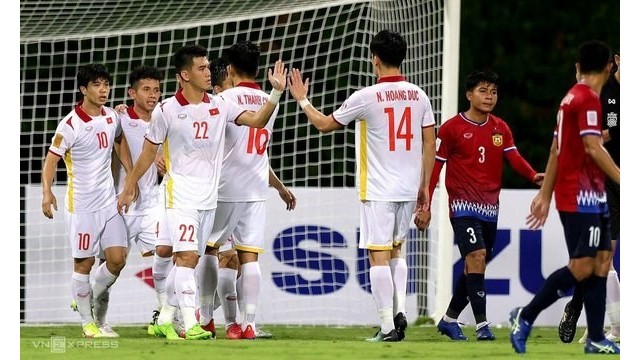 Le Vietnam débute l'AFF Suzuki Cup 2020 avec une belle victoire 2-0 sur le Laos.  Photo : VNA.