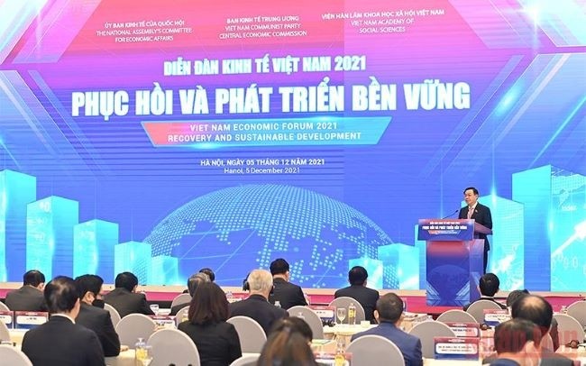 Ouverture du Forum économique du Vietnam 2021 sous la houlette du Président de l’AN, Vuong Dinh Huê. Photo : VNA.
