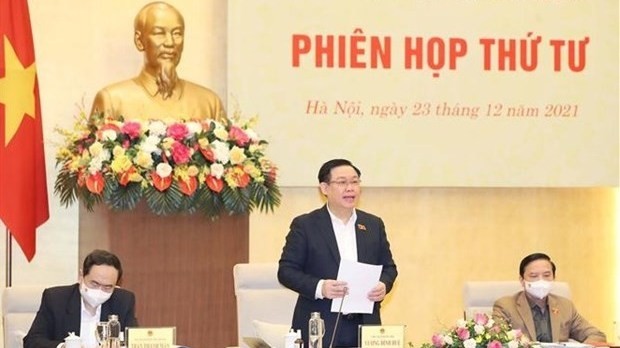 Le Président de l'Assemblée nationale, Vuong Dinh Huê (debout). Photo : VNA.