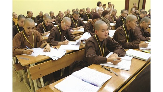Un cours de formation bouddhique. Photo : Duong Tùng/CVN