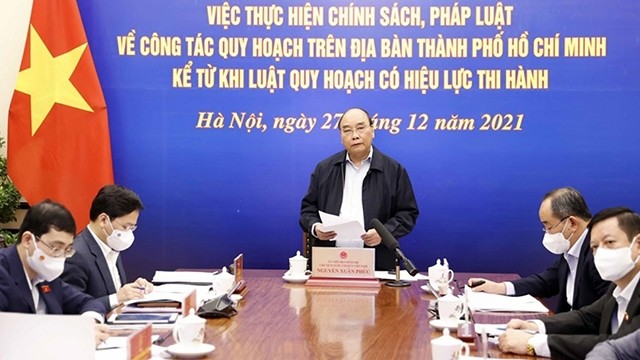 Le Président Nguyên Xuân Phuc prend la parole lors de la séance de travail. Photo : VOV.