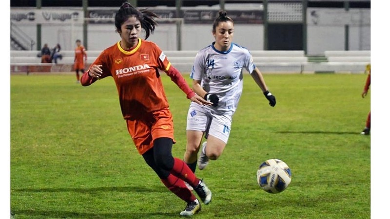 Match amical entre l’équipe vietnamienne féminine et le club Pozoalbense. Photo : NDEL.